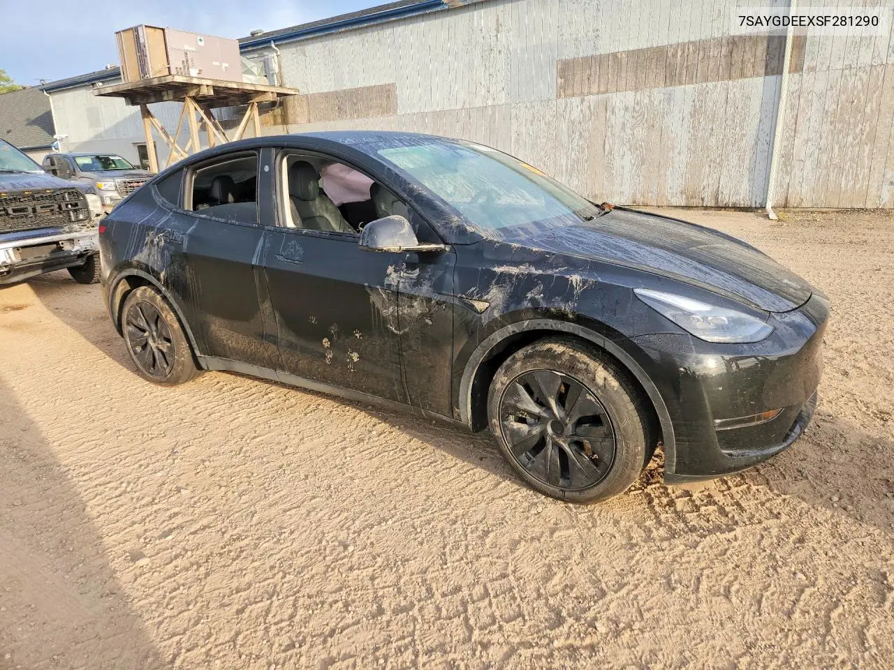 2025 TESLA MODEL Y VIN 7SAYGDEEXSF281290 — фото 4