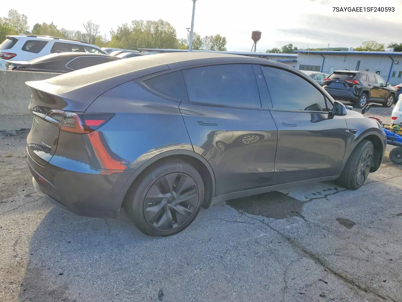 2025 TESLA MODEL Y VIN 7SAYGAEE1SF240593 — фото 3