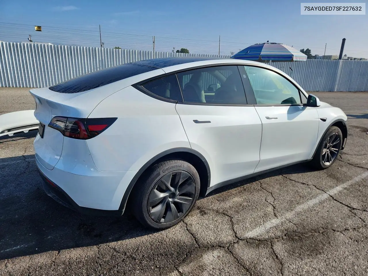 2025 TESLA MODEL Y VIN 7SAYGDED7SF227632 — фото 3