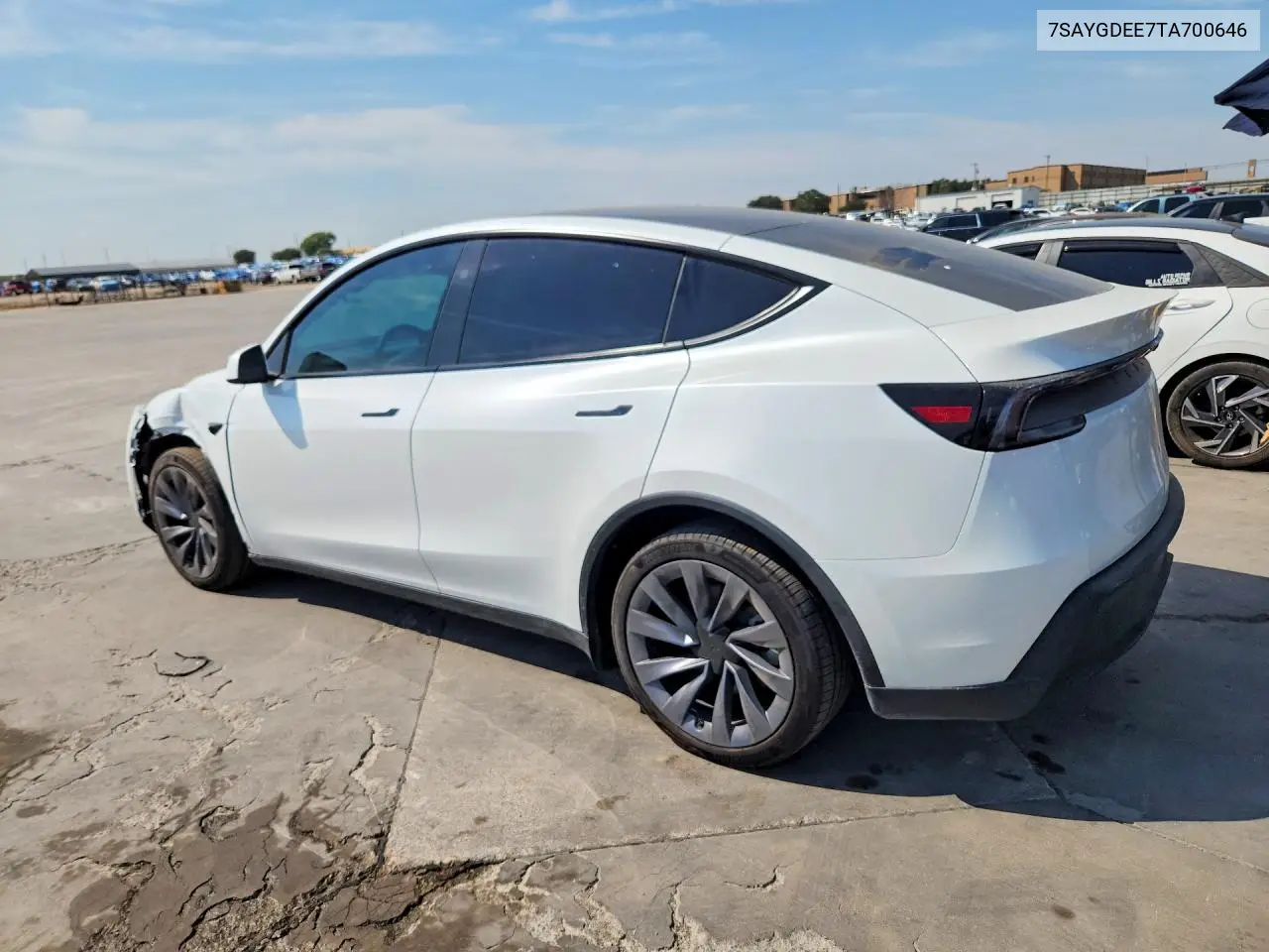 2026 TESLA MODEL Y VIN 7SAYGDEE7TA700646 — фото 2