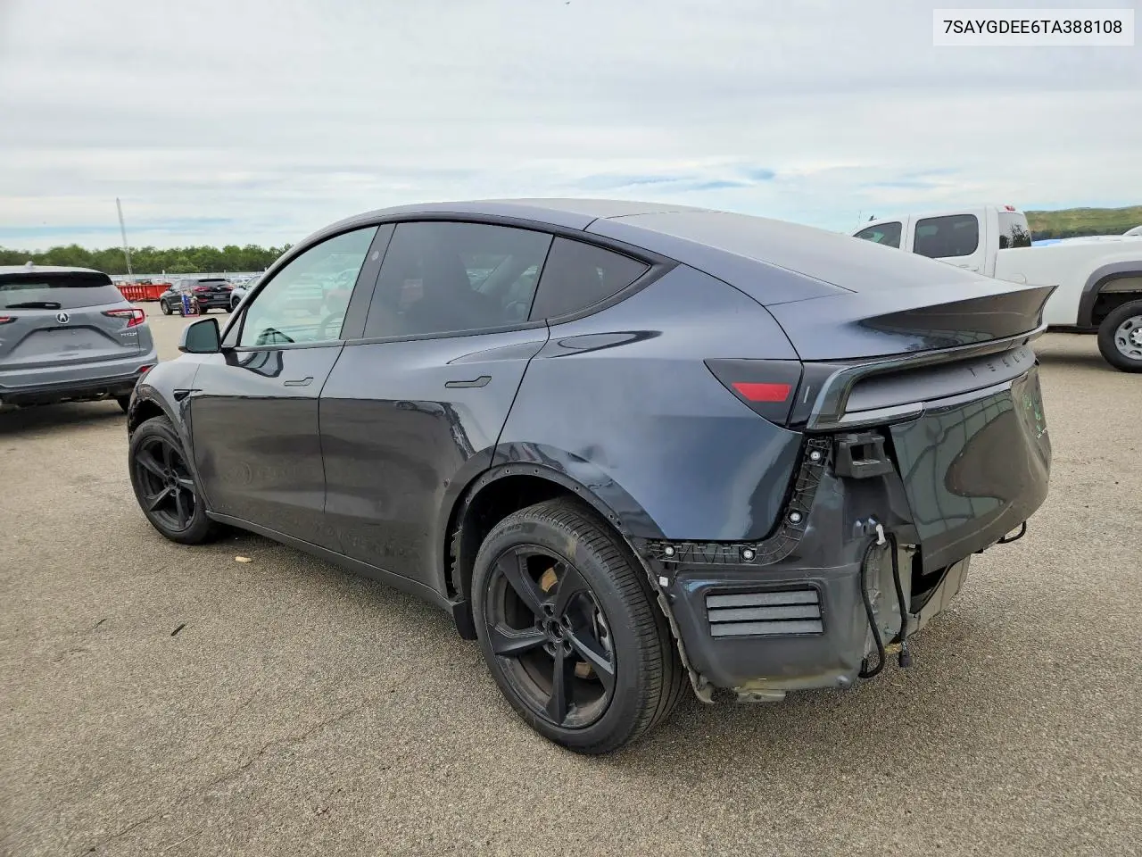 2026 TESLA MODEL Y VIN 7SAYGDEE6TA388108 — фото 2