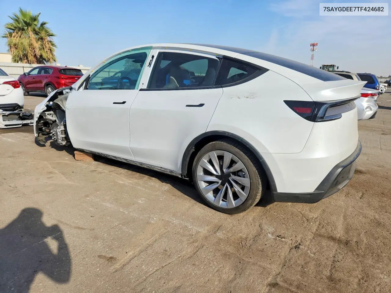2026 TESLA MODEL Y VIN 7SAYGDEE7TF424682 — фото 2