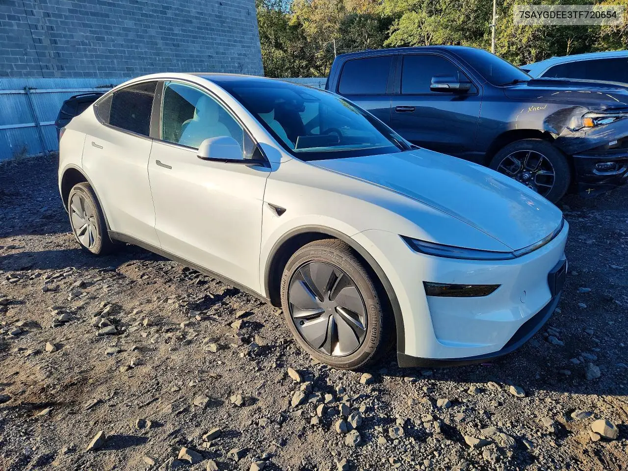 2026 TESLA MODEL Y VIN 7SAYGDEE3TF720654 — фото 4