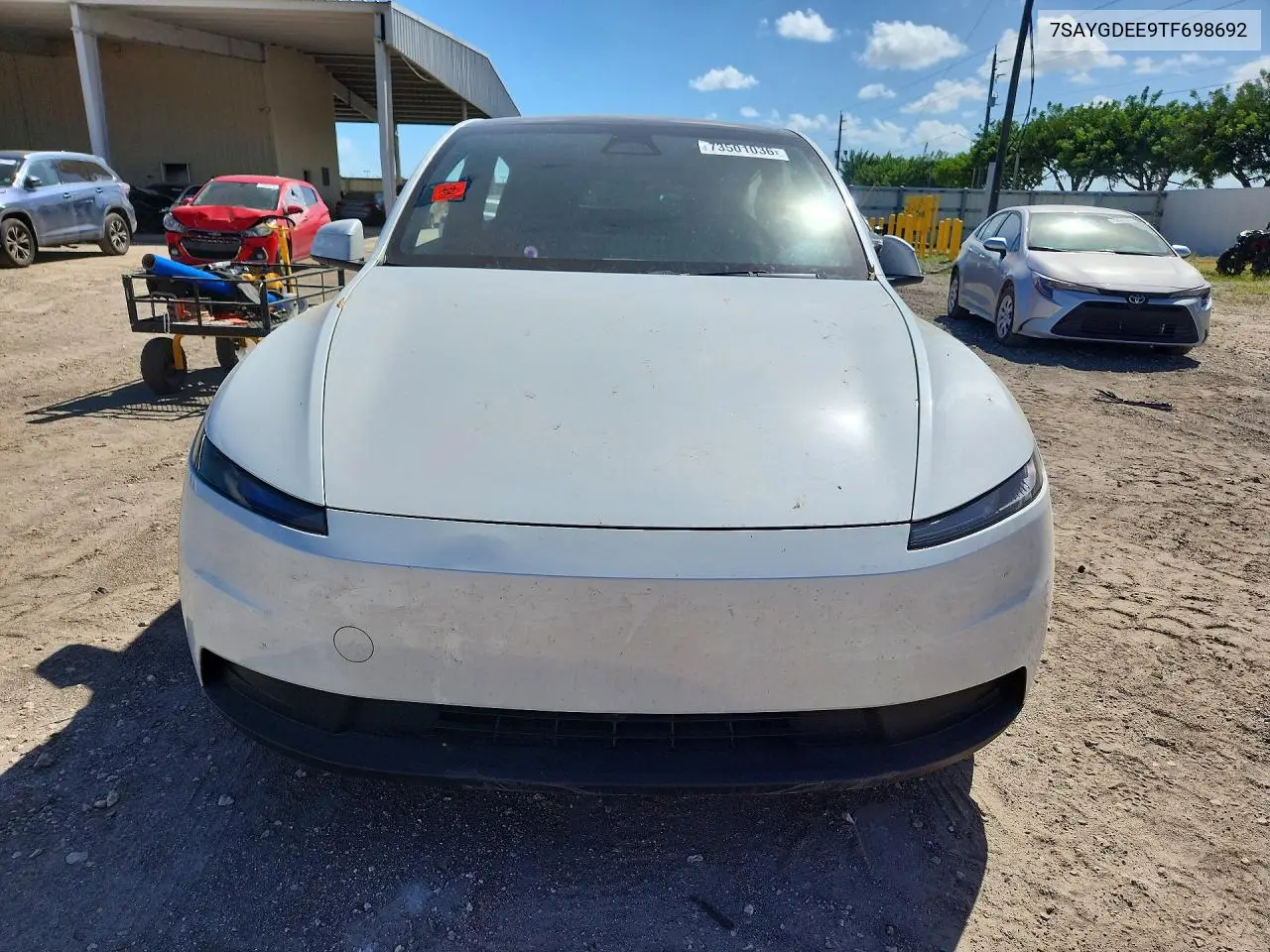 2026 TESLA MODEL Y VIN 7SAYGDEE9TF698692 — фото 5