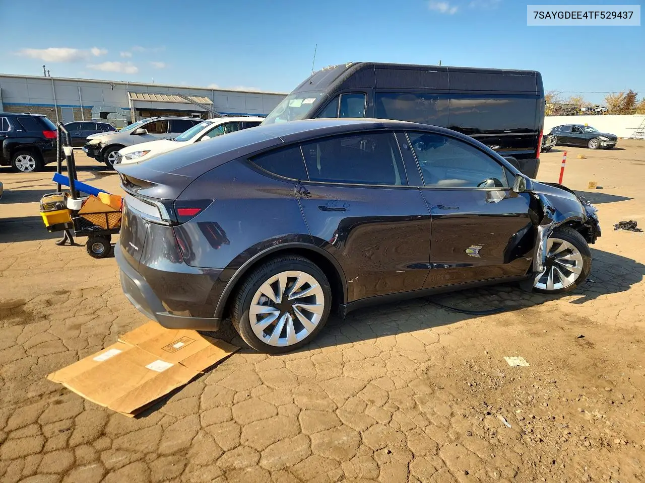 2026 TESLA MODEL Y VIN 7SAYGDEE4TF529437 — фото 3