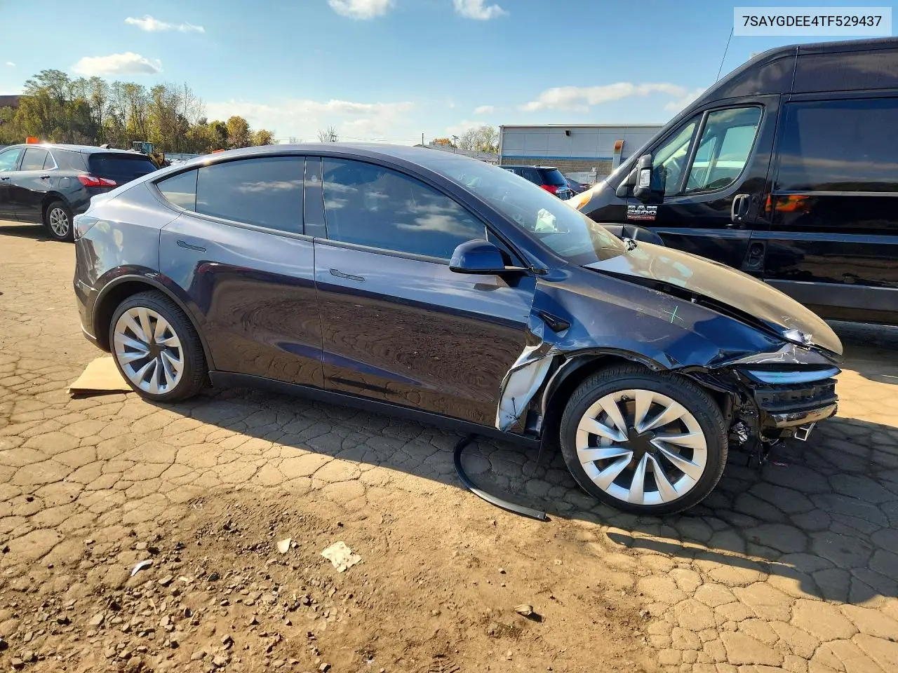 2026 TESLA MODEL Y VIN 7SAYGDEE4TF529437 — фото 4