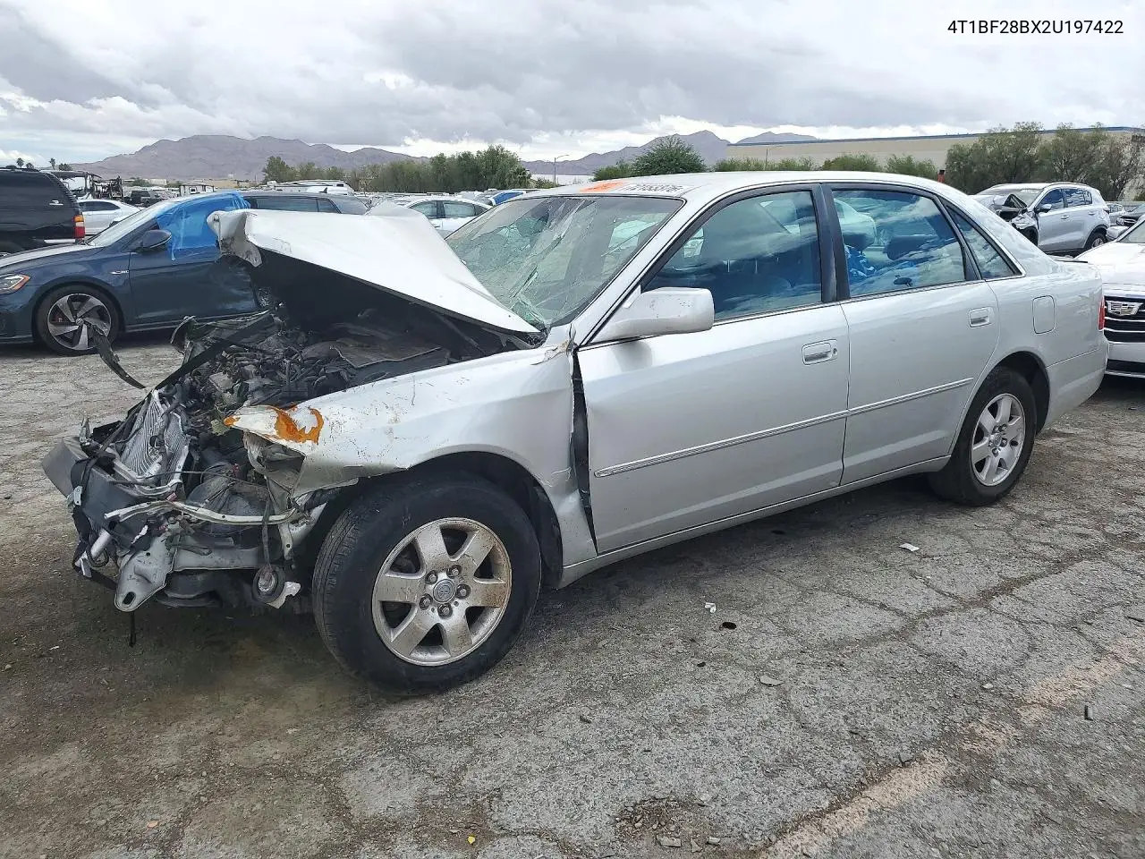 TOYOTA AVALON 2002, VIN 4T1BF28BX2U197422
