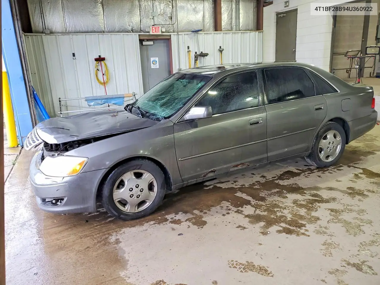 TOYOTA AVALON 2004, VIN 4T1BF28B94U360922