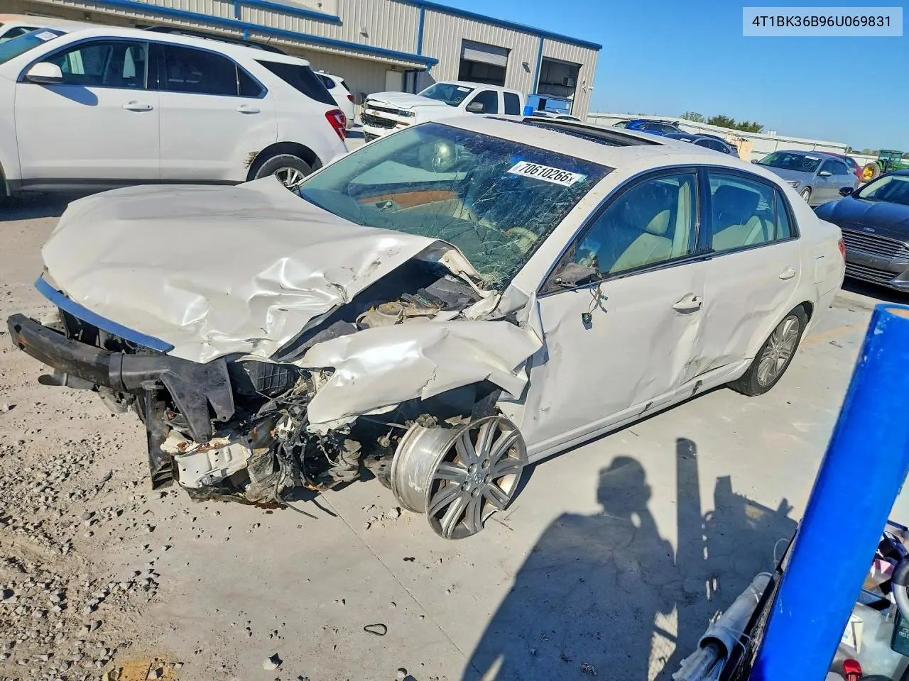TOYOTA AVALON 2006, VIN 4T1BK36B96U069831