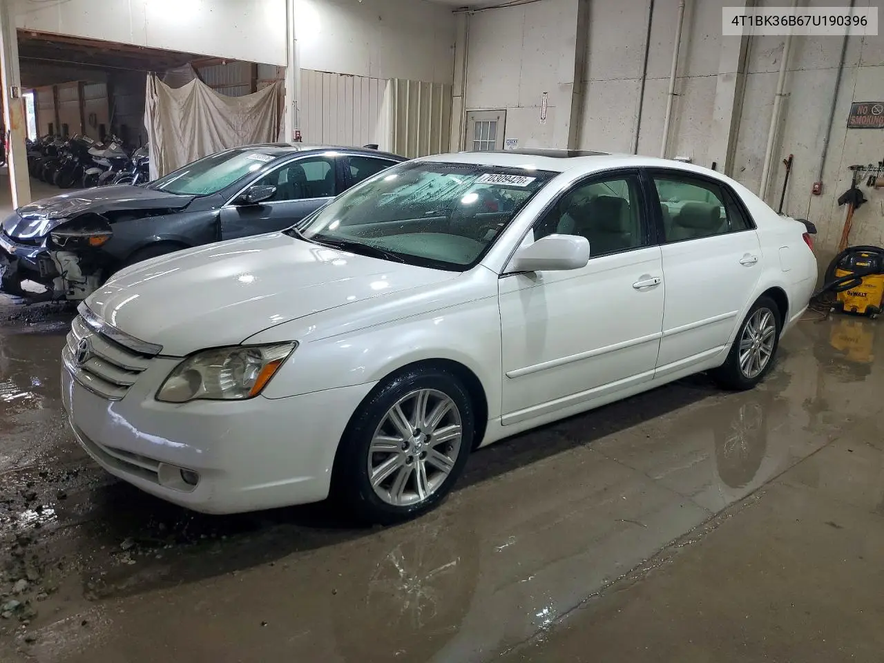 TOYOTA AVALON 2007, VIN 4T1BK36B67U190396