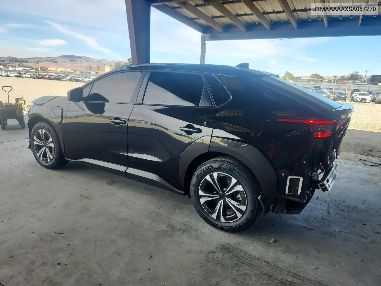 2025 TOYOTA BZ4X VIN JTMAAAAAXSA057270 — фото 2