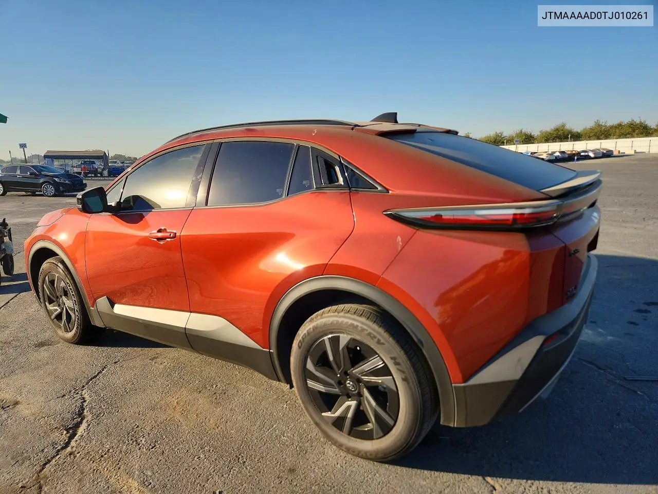 2026 TOYOTA C-HR VIN JTMAAAAD0TJ010261 — фото 2