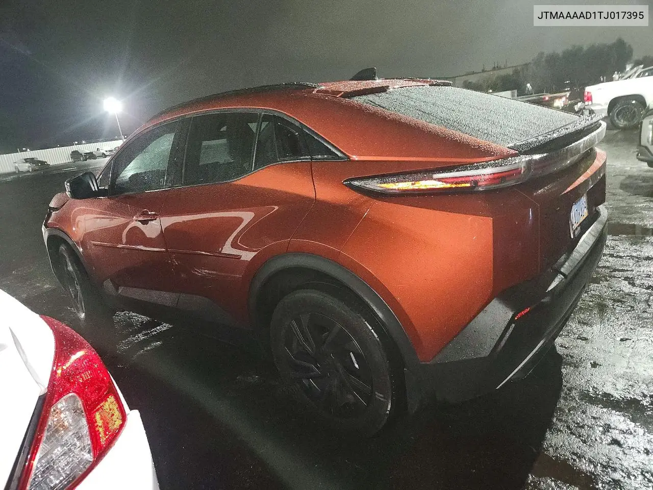 2026 TOYOTA C-HR VIN JTMAAAAD1TJ017395 — фото 2