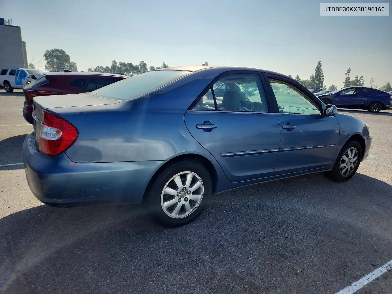 2003 TOYOTA CAMRY VIN JTDBE30KX30196160 — фото 3