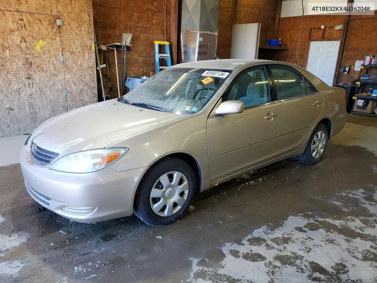 TOYOTA CAMRY 2004, VIN 4T1BE32KX4U362048