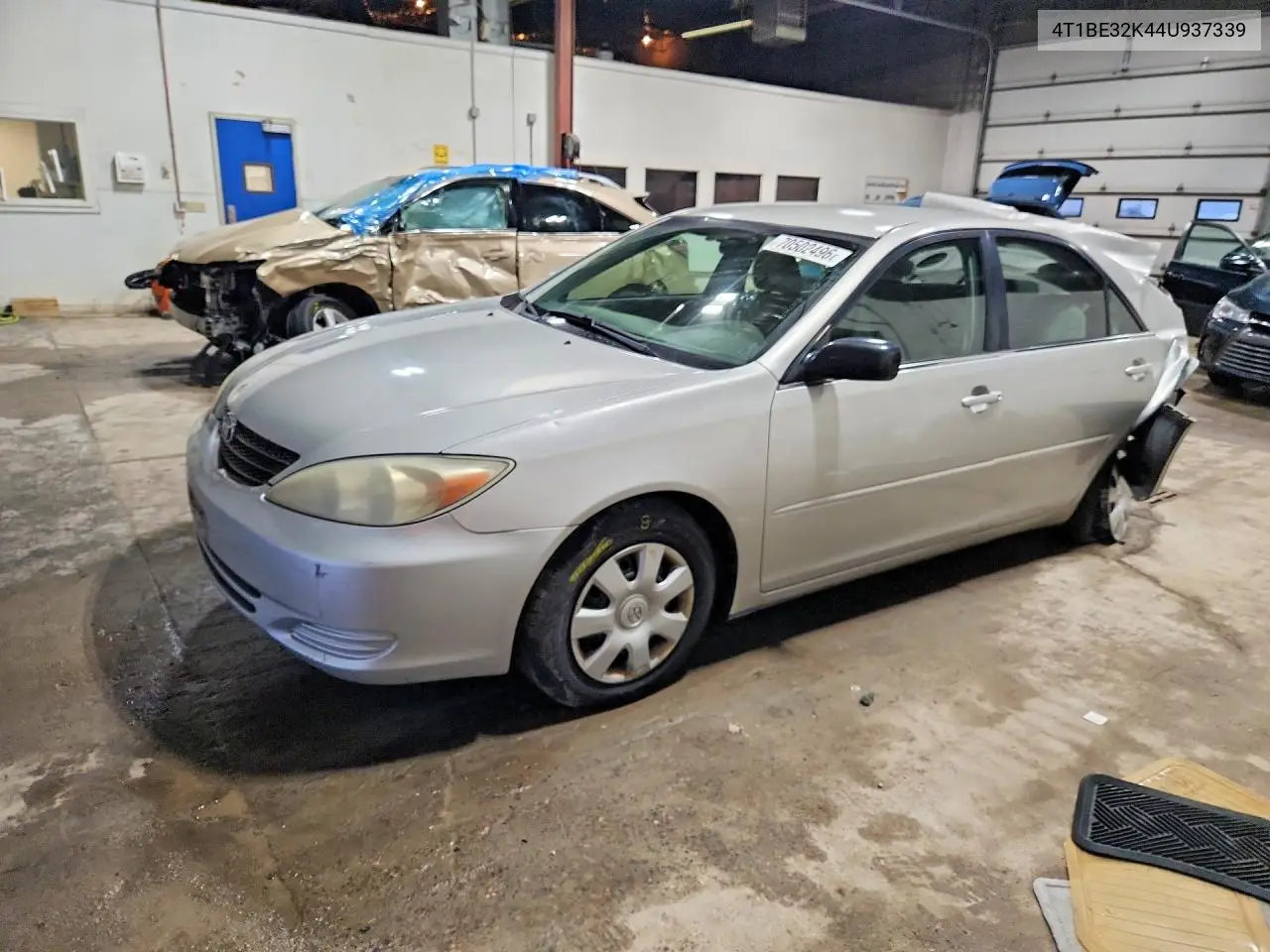 TOYOTA CAMRY 2004, VIN 4T1BE32K44U937339