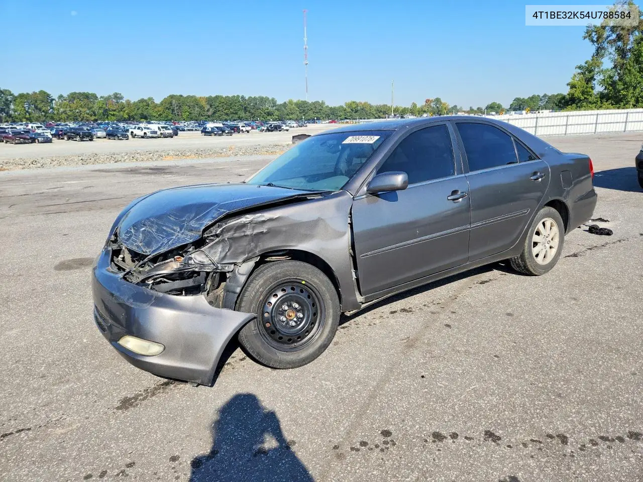 TOYOTA CAMRY 2004, VIN 4T1BE32K54U788584