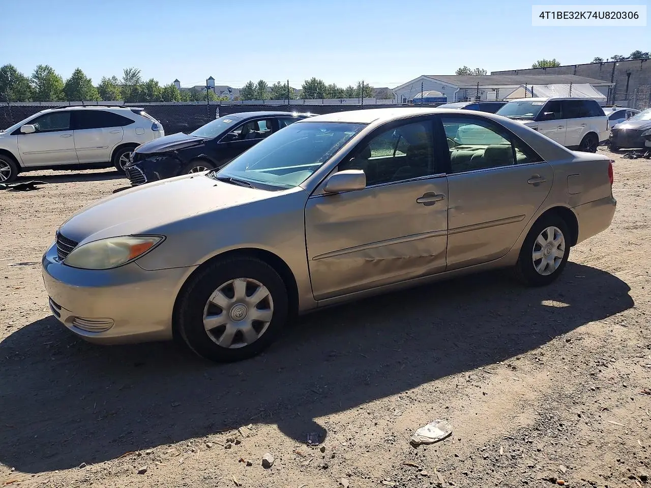 TOYOTA CAMRY 2004, VIN 4T1BE32K74U820306