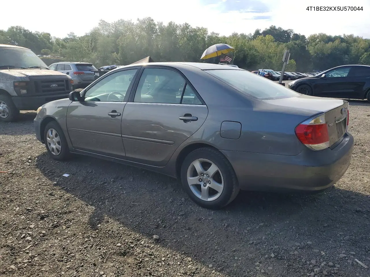 2005 TOYOTA CAMRY VIN 4T1BE32KX5U570044 — фото 2