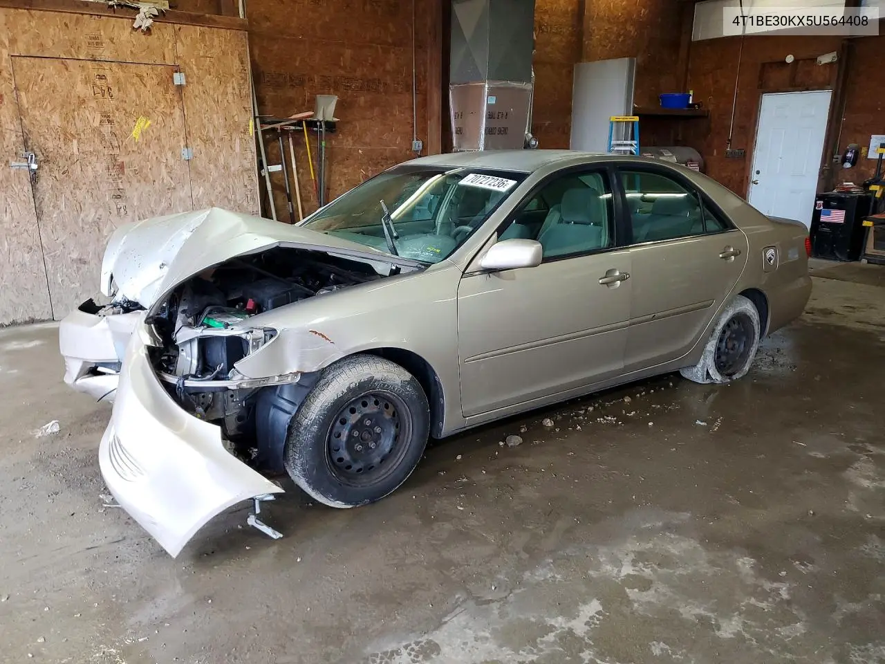 TOYOTA CAMRY 2005, VIN 4T1BE30KX5U564408