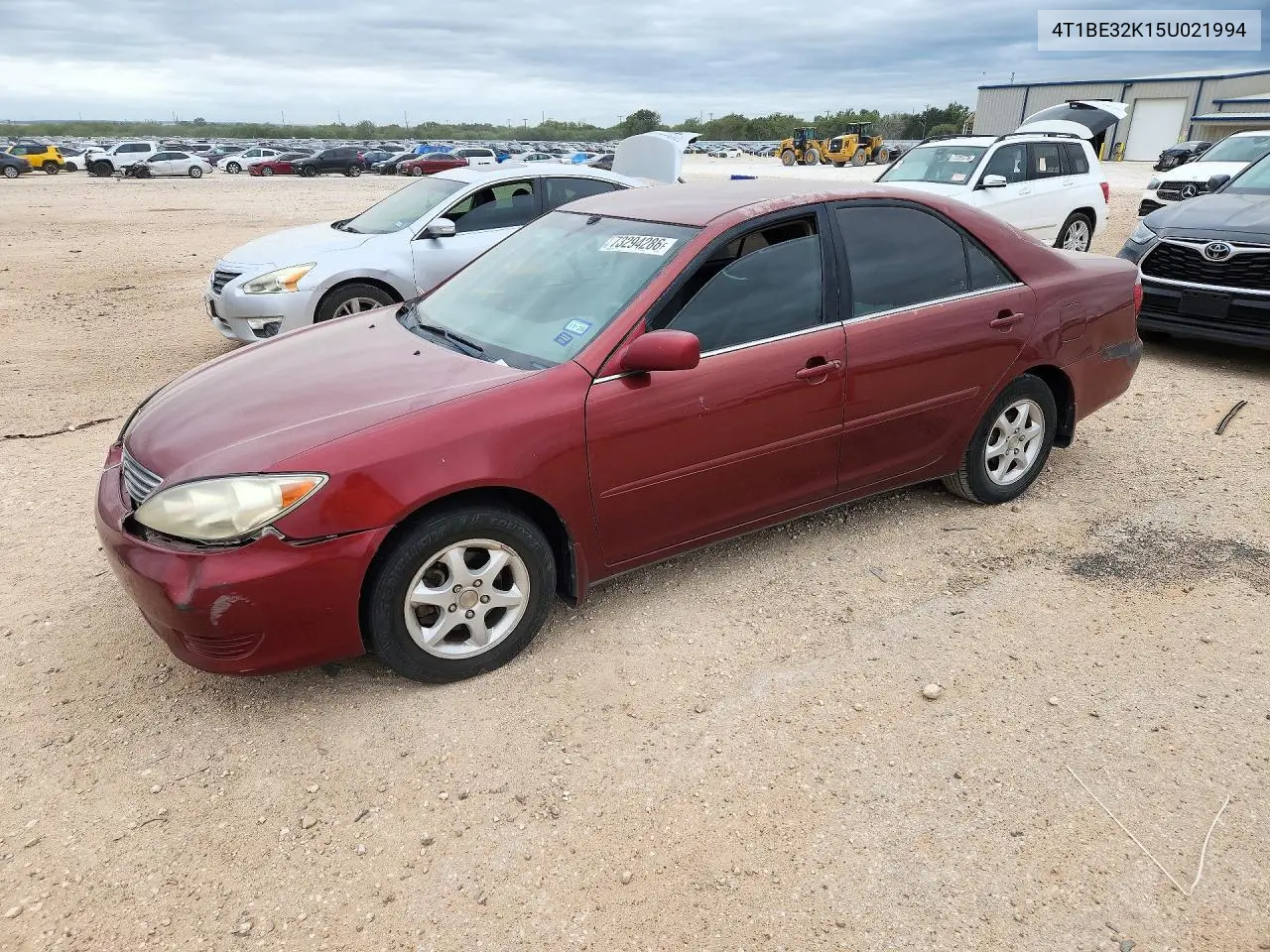 TOYOTA CAMRY 2005, VIN 4T1BE32K15U021994