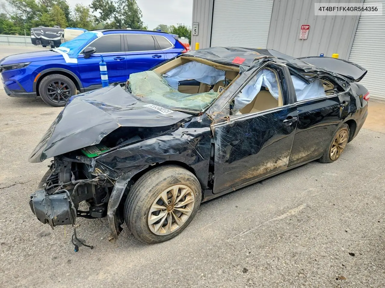 TOYOTA CAMRY 2016, VIN 4T4BF1FK4GR564356