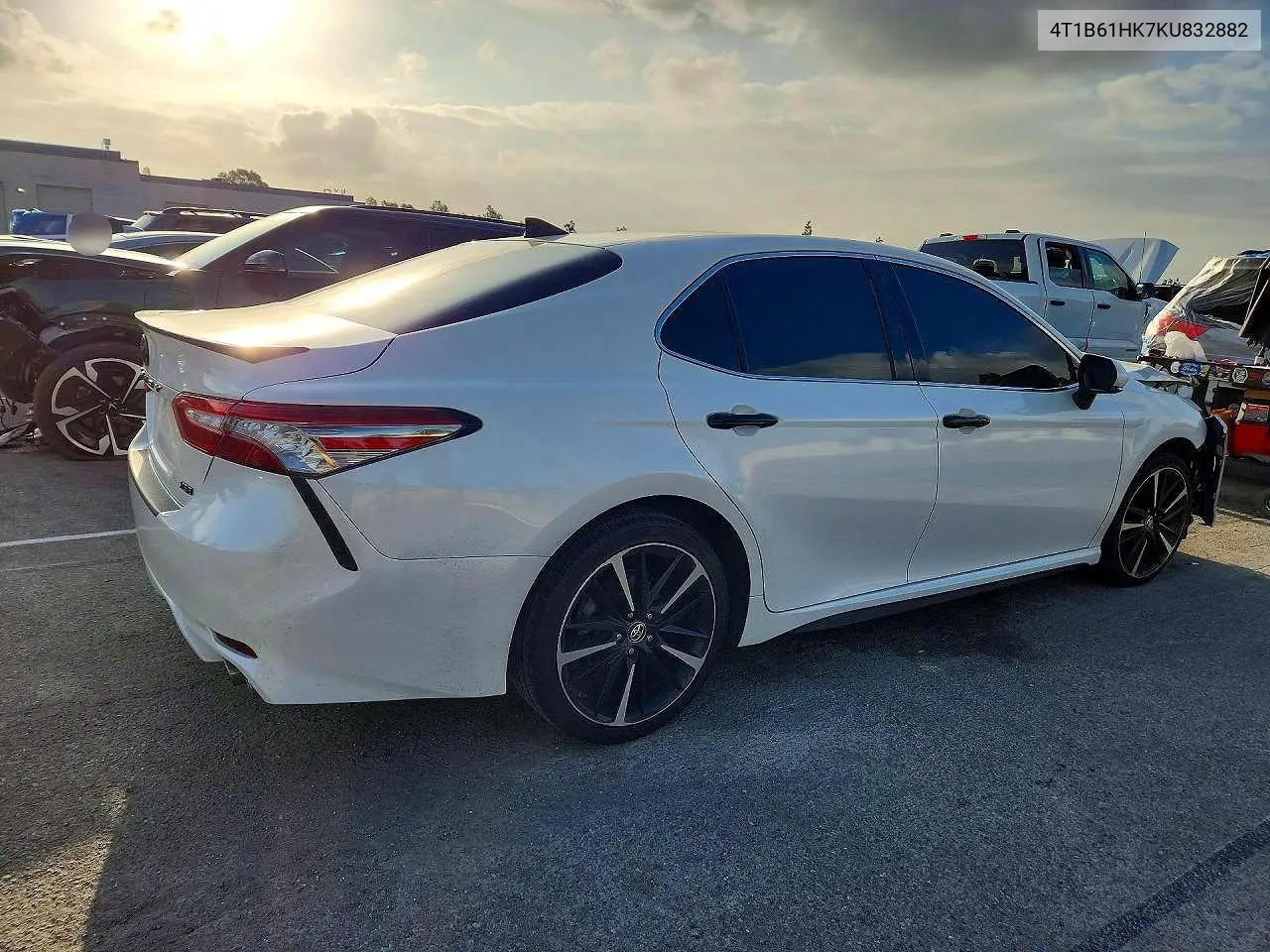 TOYOTA CAMRY 2019, VIN 4T1B61HK7KU832882