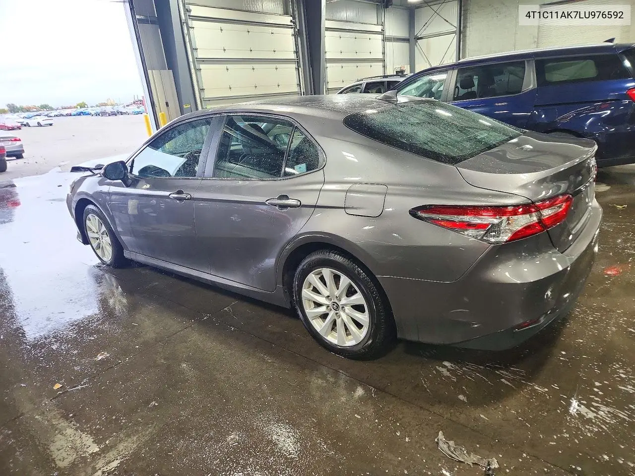 2020 TOYOTA CAMRY VIN 4T1C11AK7LU976592 — фото 2