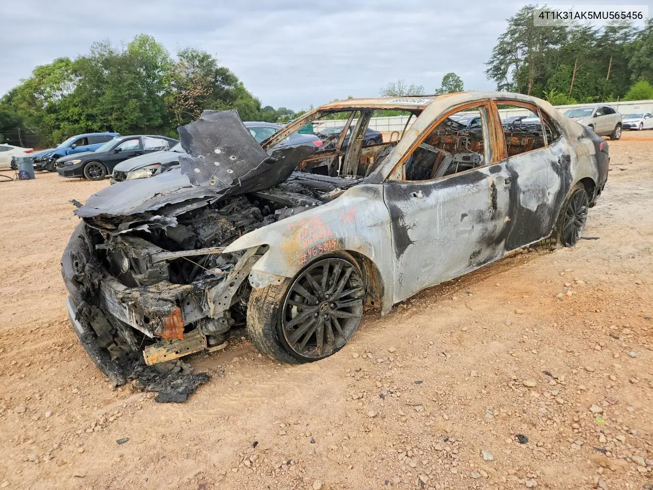 TOYOTA CAMRY 2021, VIN 4T1K31AK5MU565456