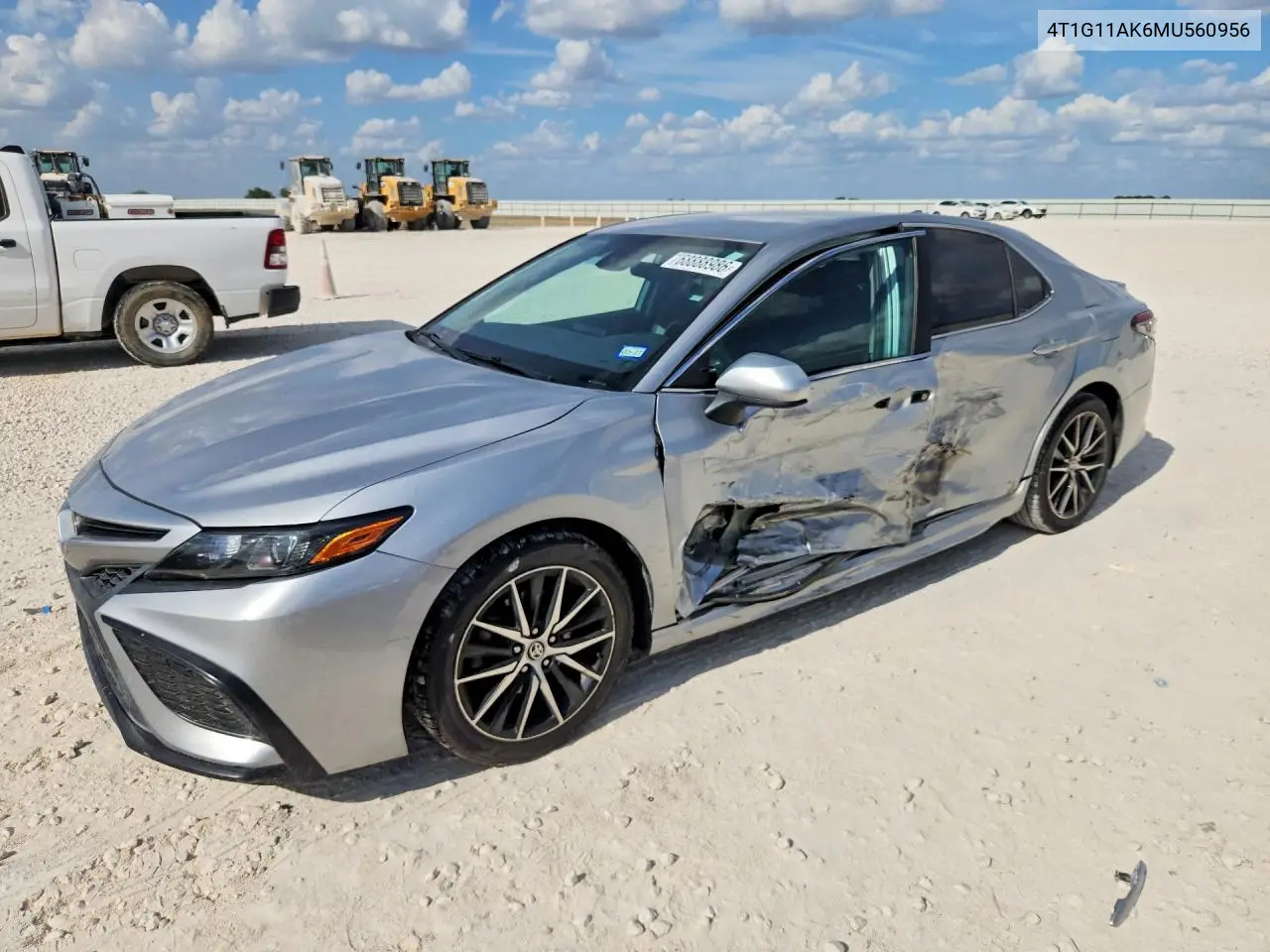 TOYOTA CAMRY 2021, VIN 4T1G11AK6MU560956