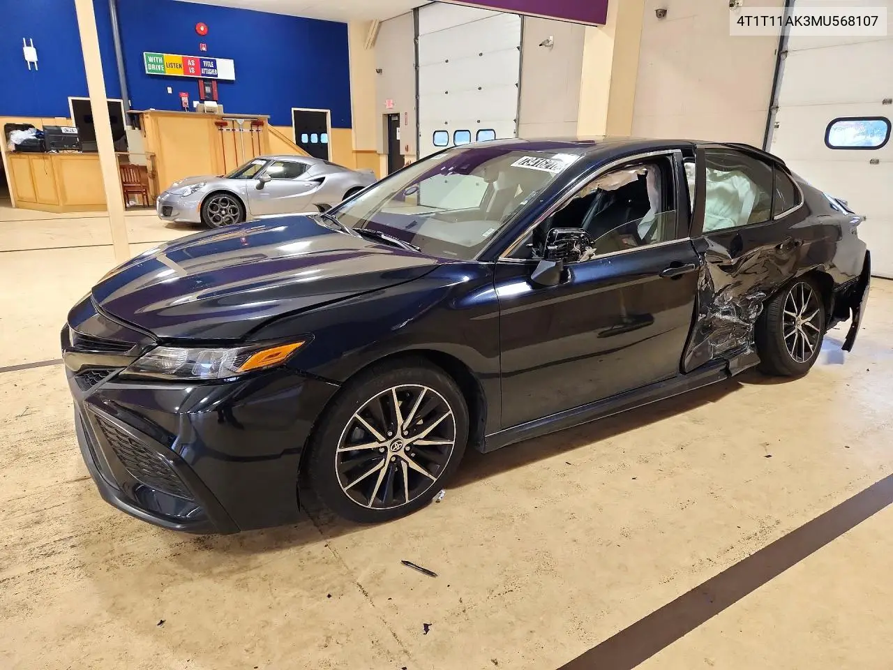 TOYOTA CAMRY 2021, VIN 4T1T11AK3MU568107