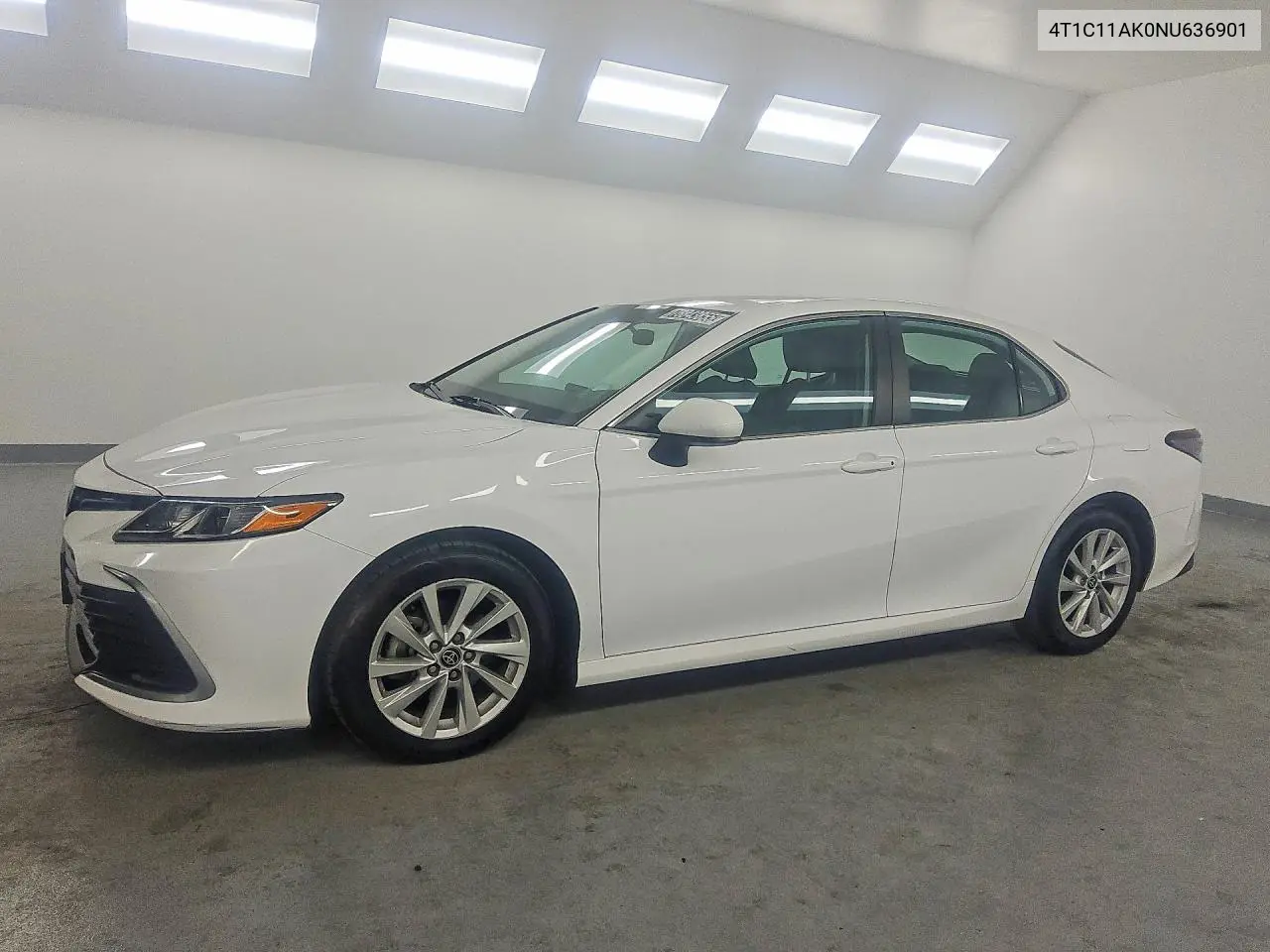 TOYOTA CAMRY 2022, VIN 4T1C11AK0NU636901