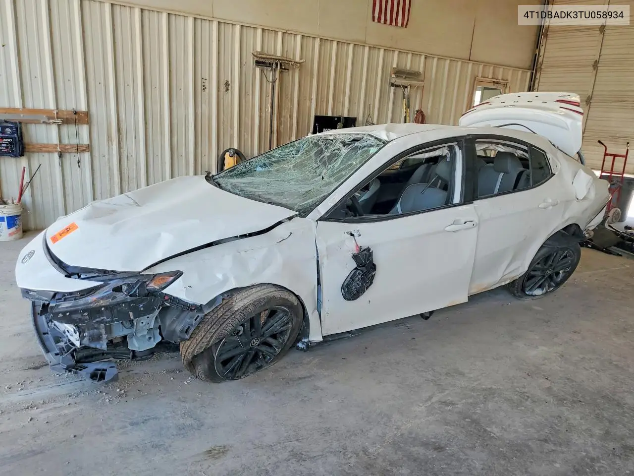 TOYOTA CAMRY 2026, VIN 4T1DBADK3TU058934