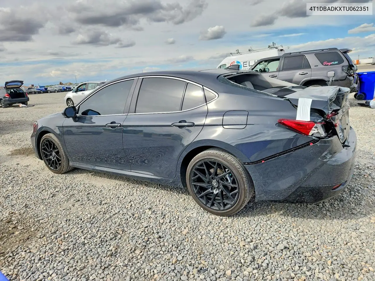2026 TOYOTA CAMRY VIN 4T1DBADKXTU062351 — фото 2