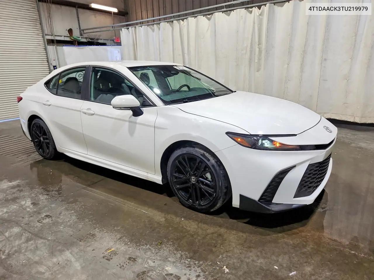2026 TOYOTA CAMRY VIN 4T1DAACK3TU219979 — фото 4