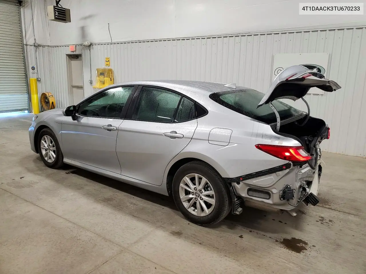 2026 TOYOTA CAMRY VIN 4T1DAACK3TU670233 — фото 2