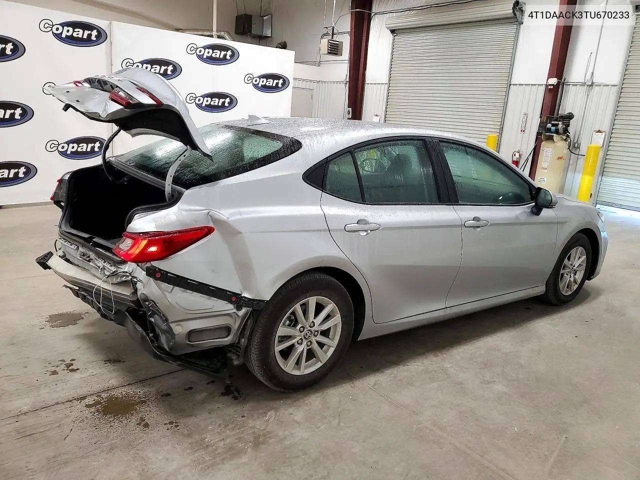 2026 TOYOTA CAMRY VIN 4T1DAACK3TU670233 — фото 3