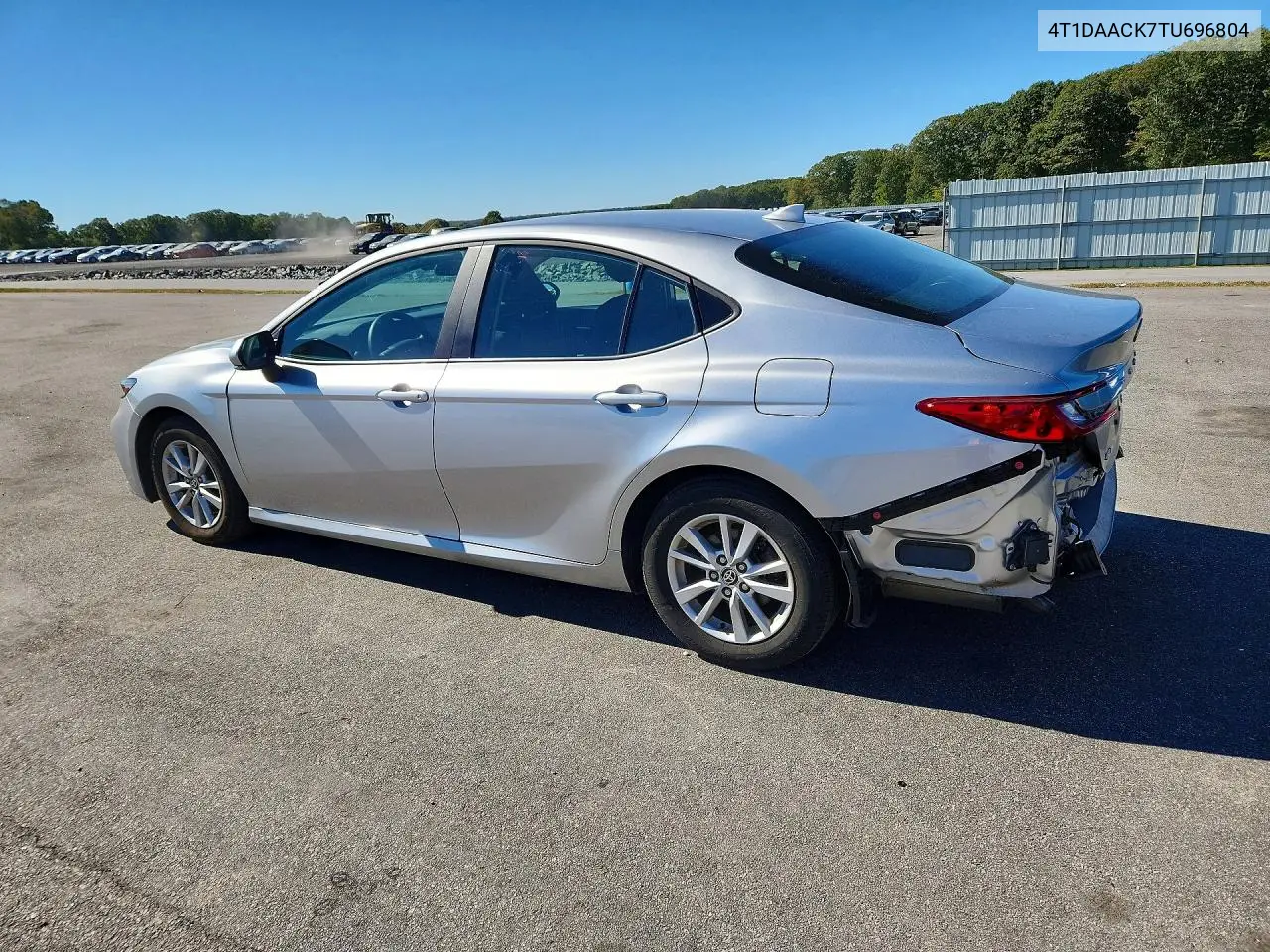 2026 TOYOTA CAMRY VIN 4T1DAACK7TU696804 — фото 2
