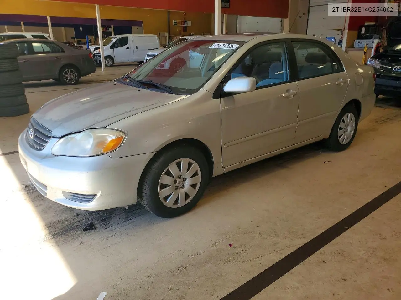 TOYOTA COROLLA 2004, VIN 2T1BR32E14C254062