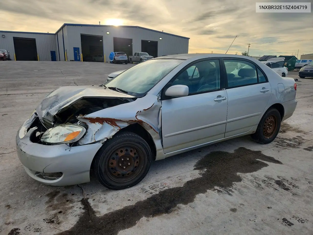 TOYOTA COROLLA 2005, VIN 1NXBR32E15Z404719
