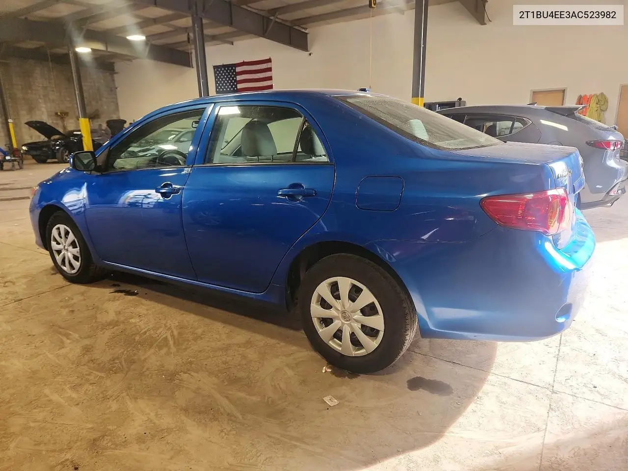 2010 TOYOTA COROLLA VIN 2T1BU4EE3AC523982 — фото 2