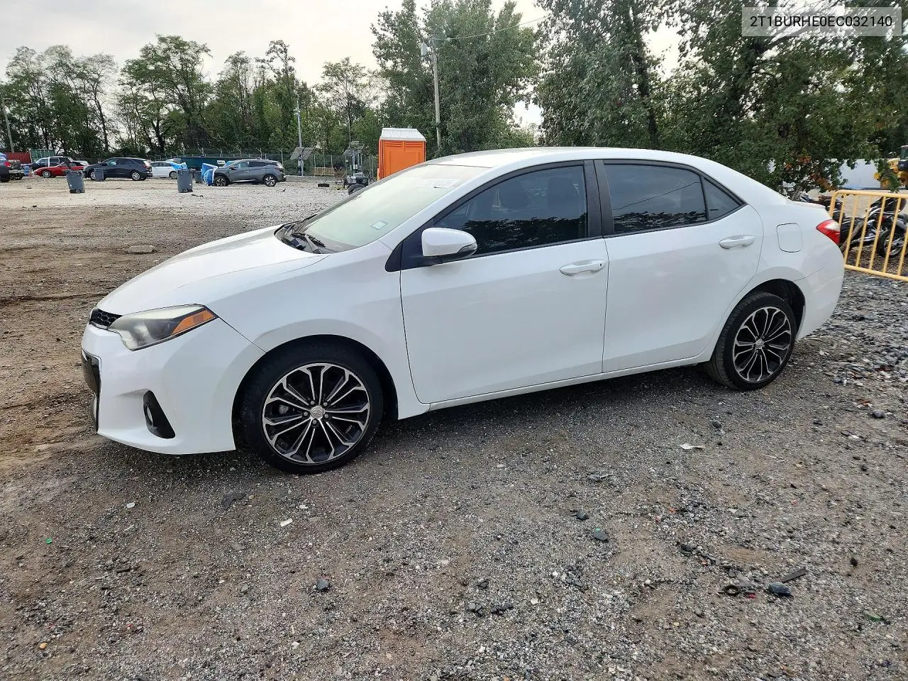 TOYOTA COROLLA 2014, VIN 2T1BURHE0EC032140