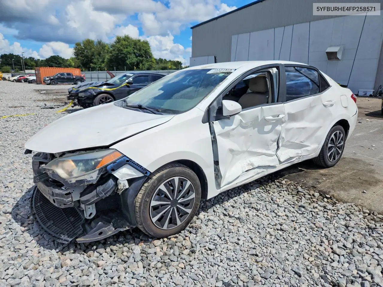 TOYOTA COROLLA 2015, VIN 5YFBURHE4FP258571
