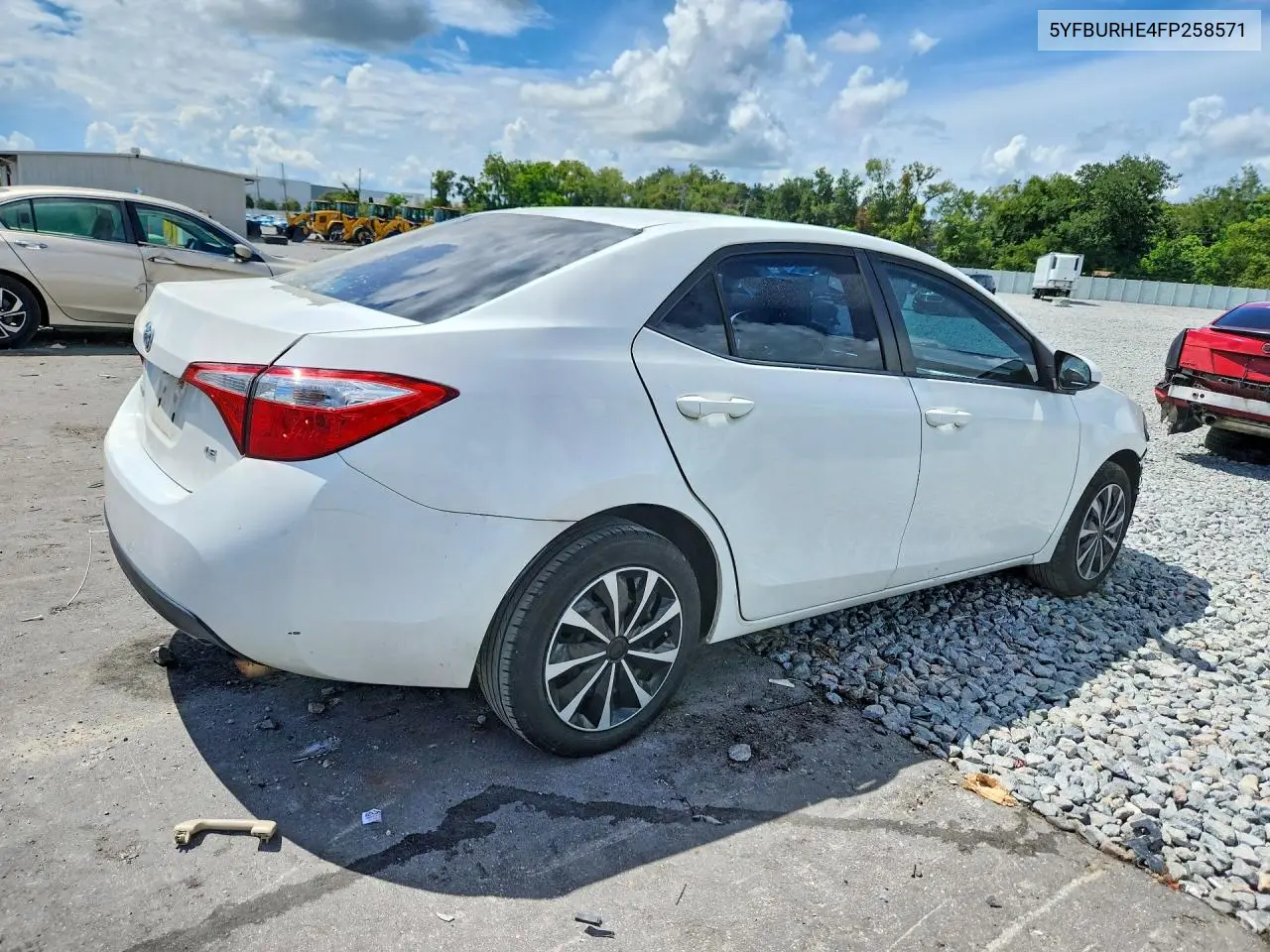 2015 TOYOTA COROLLA VIN 5YFBURHE4FP258571 — фото 3