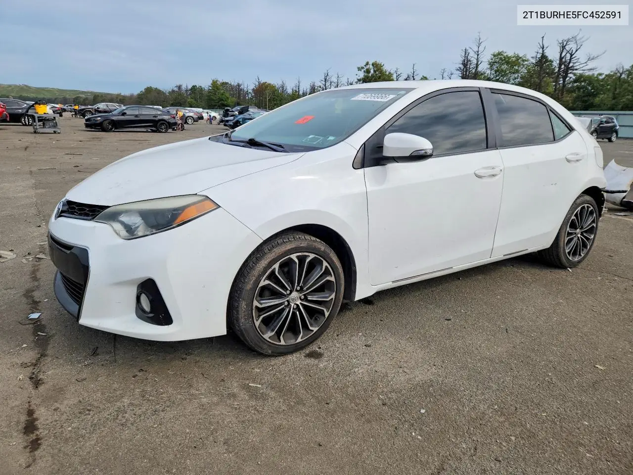 TOYOTA COROLLA 2015, VIN 2T1BURHE5FC452591