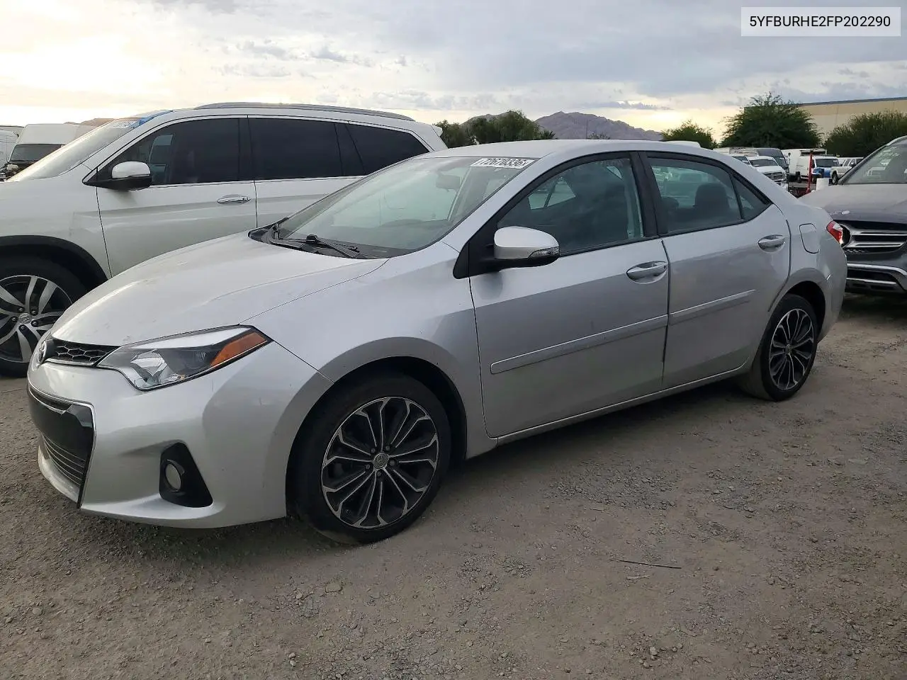TOYOTA COROLLA 2015, VIN 5YFBURHE2FP202290