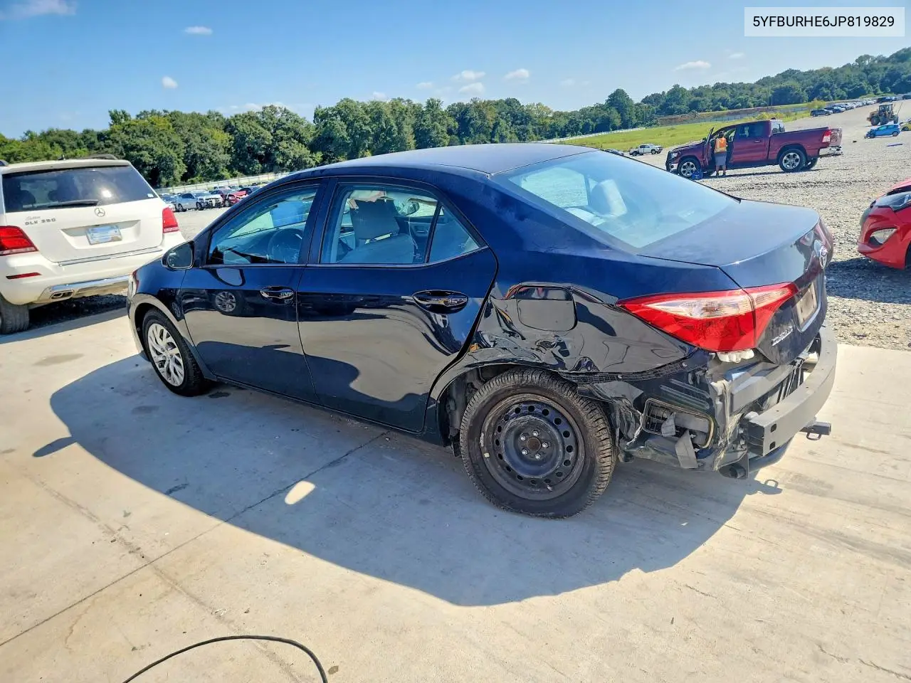 2018 TOYOTA COROLLA VIN 5YFBURHE6JP819829 — фото 2