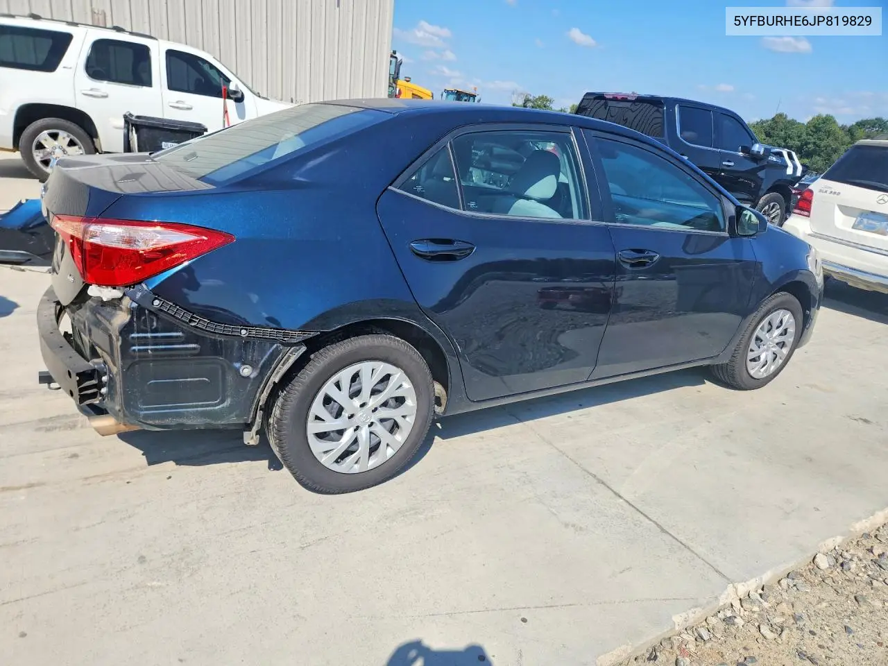 2018 TOYOTA COROLLA VIN 5YFBURHE6JP819829 — фото 3
