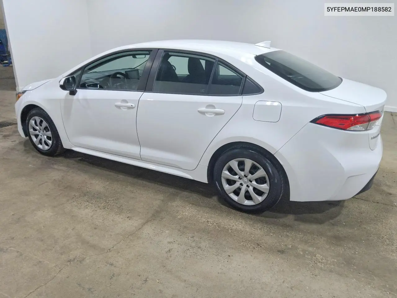2021 TOYOTA COROLLA VIN 5YFEPMAE0MP188582 — фото 2