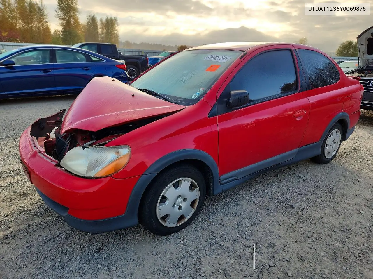 TOYOTA ECHO 2000, VIN JTDAT1236Y0069876